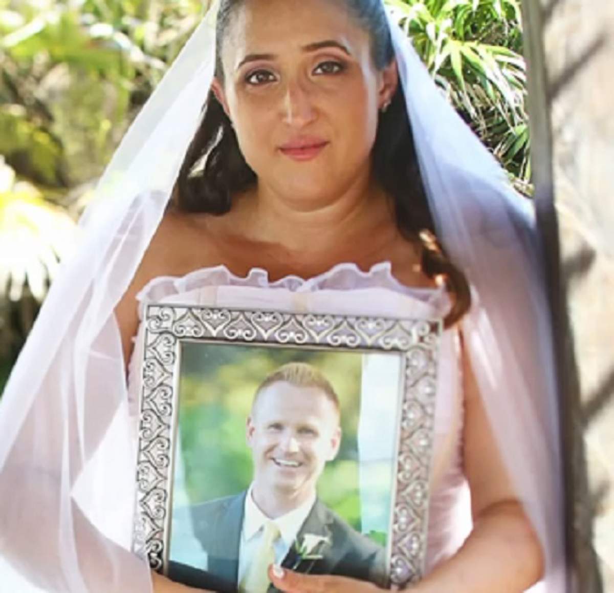 VIDEO/ I-a murit viitorul soţ cu câteva zile înainte de nuntă! Ce a făcut cu rochia de mireasă te va face să plângi de emoţie