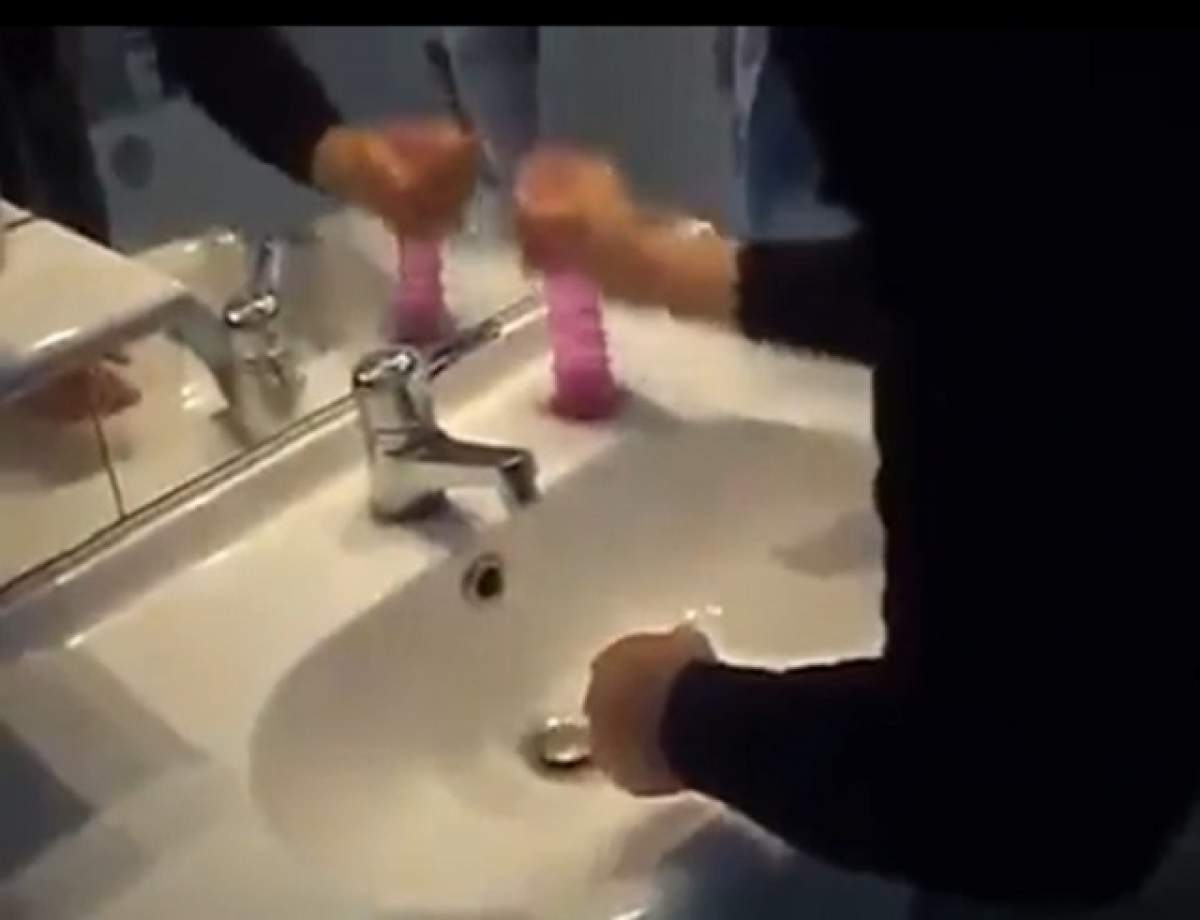 VIDEO / A fost inventat "săpunul-penis"! Te-ai spăla cu el?