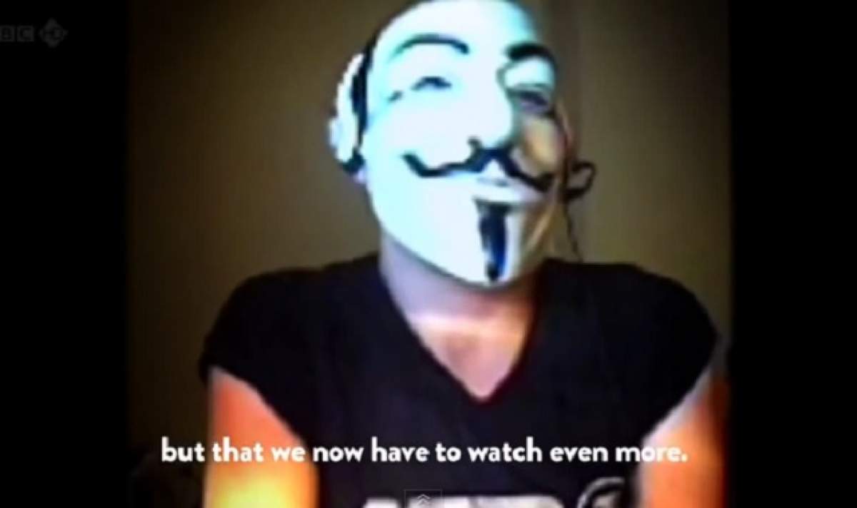 Anonymous loveşte din nou! Ce mesaj au scris pe site-ul Poliţiei Române