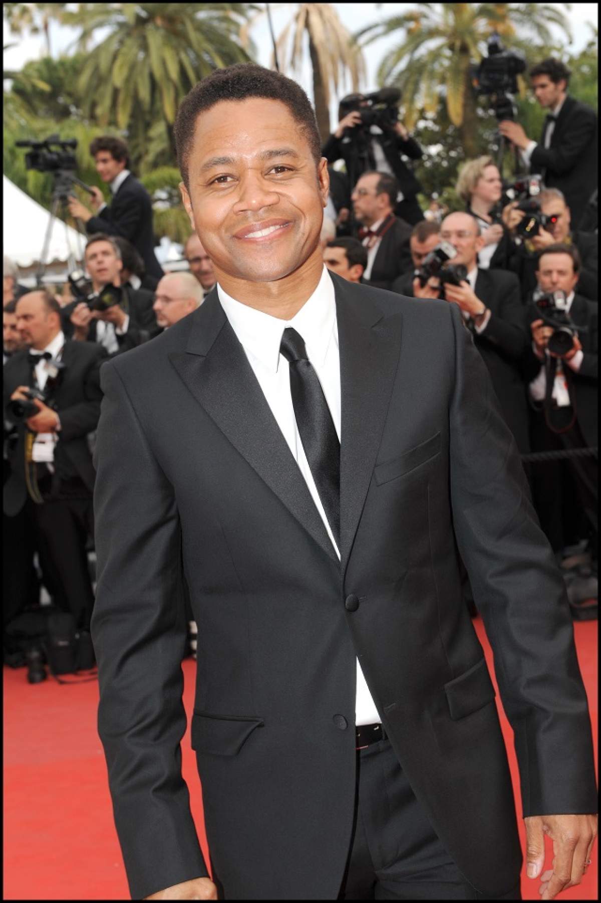 FOTO / Are un abdomen de milioane, dar să vezi ce ascunde în slip! Cuba Gooding Jr. a arătat tot, pe plajă