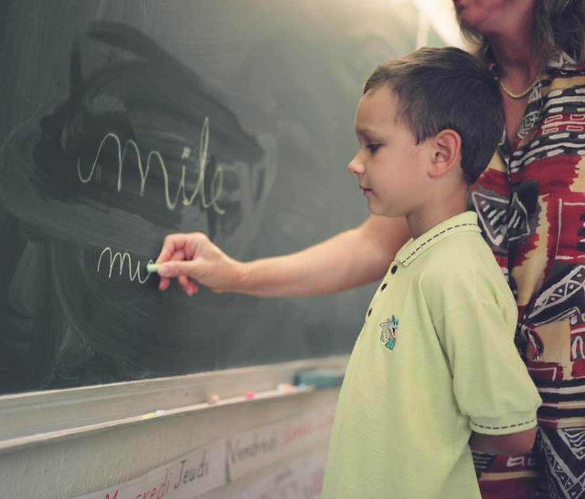 Lecții de sex! O profesoară și-a abuzat elevul de 13 ani chiar în timpul meditațiilor