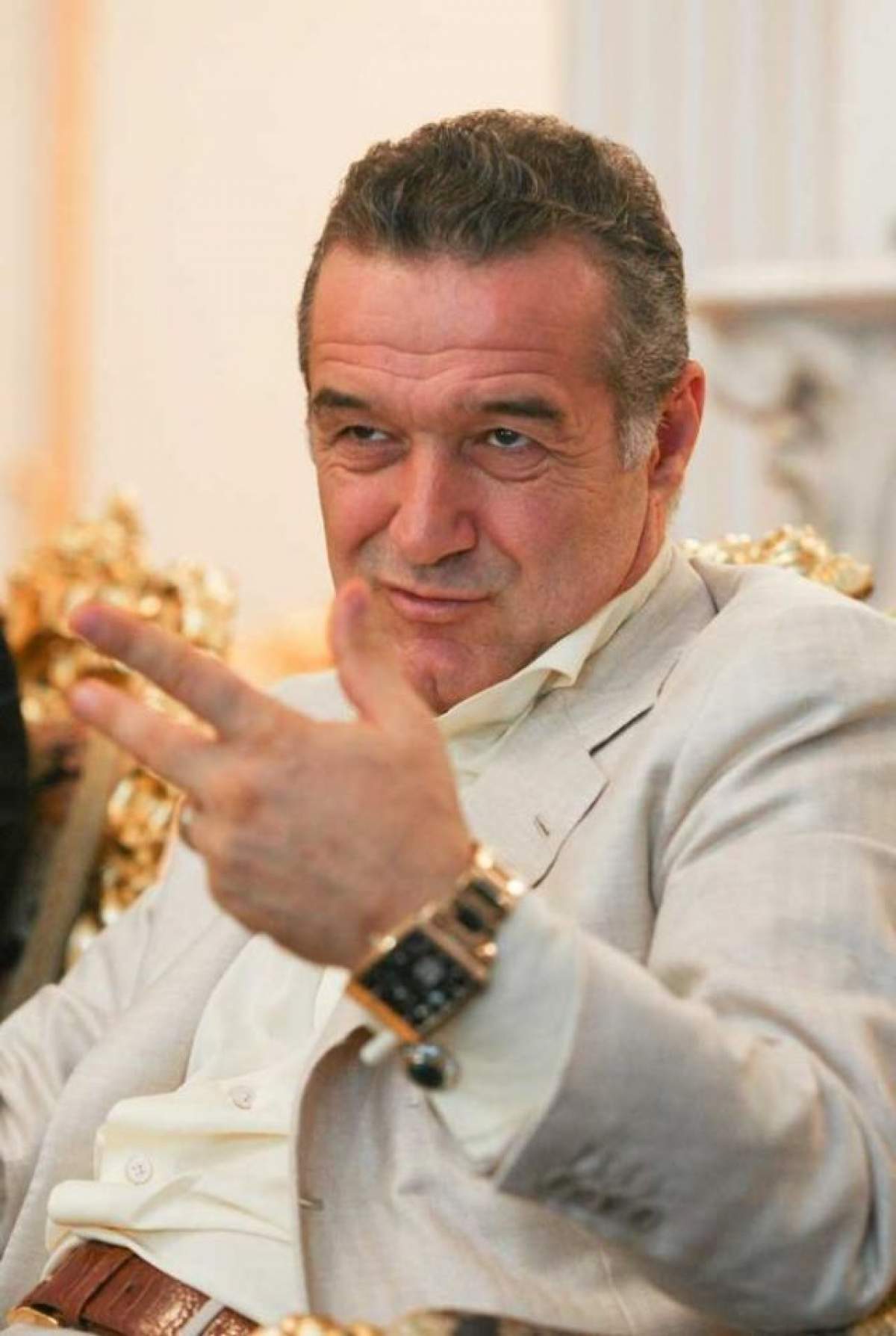 Încă o veste bună pentru Gigi Becali! Latifundiarul va putea folosi telefonul mobil în închisoare