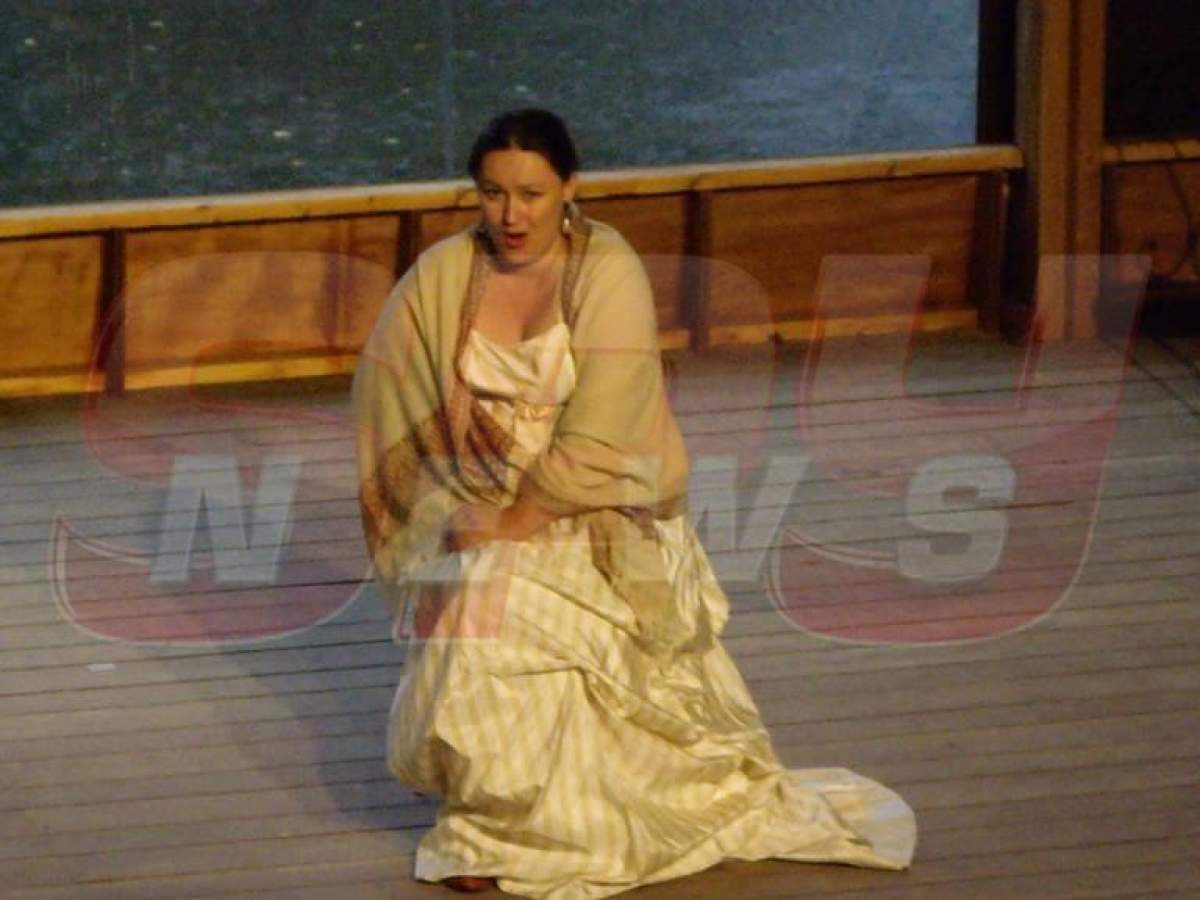 Mesajul şocant postat de o soprană pe internet! "Adio, mă sinucid ca Roxana Briban!"