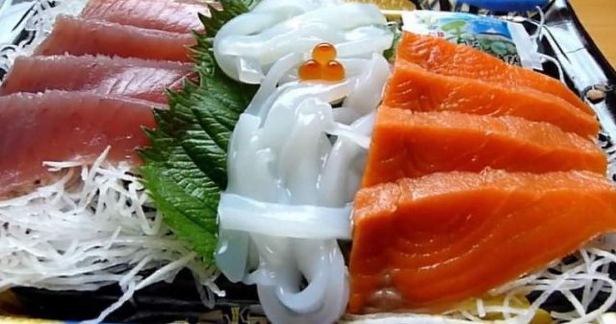 VIDEO / Dezgustător! Ce au descoperit medicii în stomacul unui bărbat, după ce a mâncat prea mult sushi