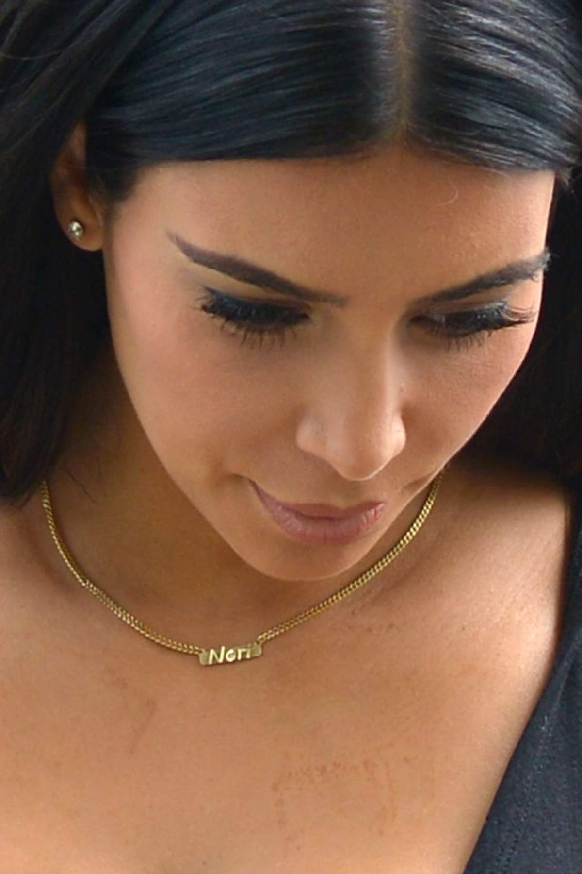 Kim Kardashian a fost agresată pe covorul roşu! "Dumnezeule, vă rog să încetaţi!"