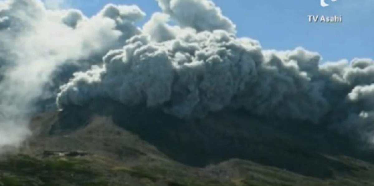VIDEO / Erupţie violentă în Japonia! Peste 30 de persoane au fost găsite în stop cardiac aproape de vulcan