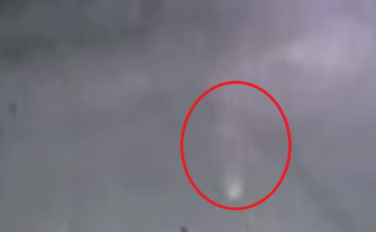 VIDEO / Fantomele chiar există? Ce a surprins o cameră de supraveghere. Poliţiştilor nu le-a venit să creadă când au văzut imaginile