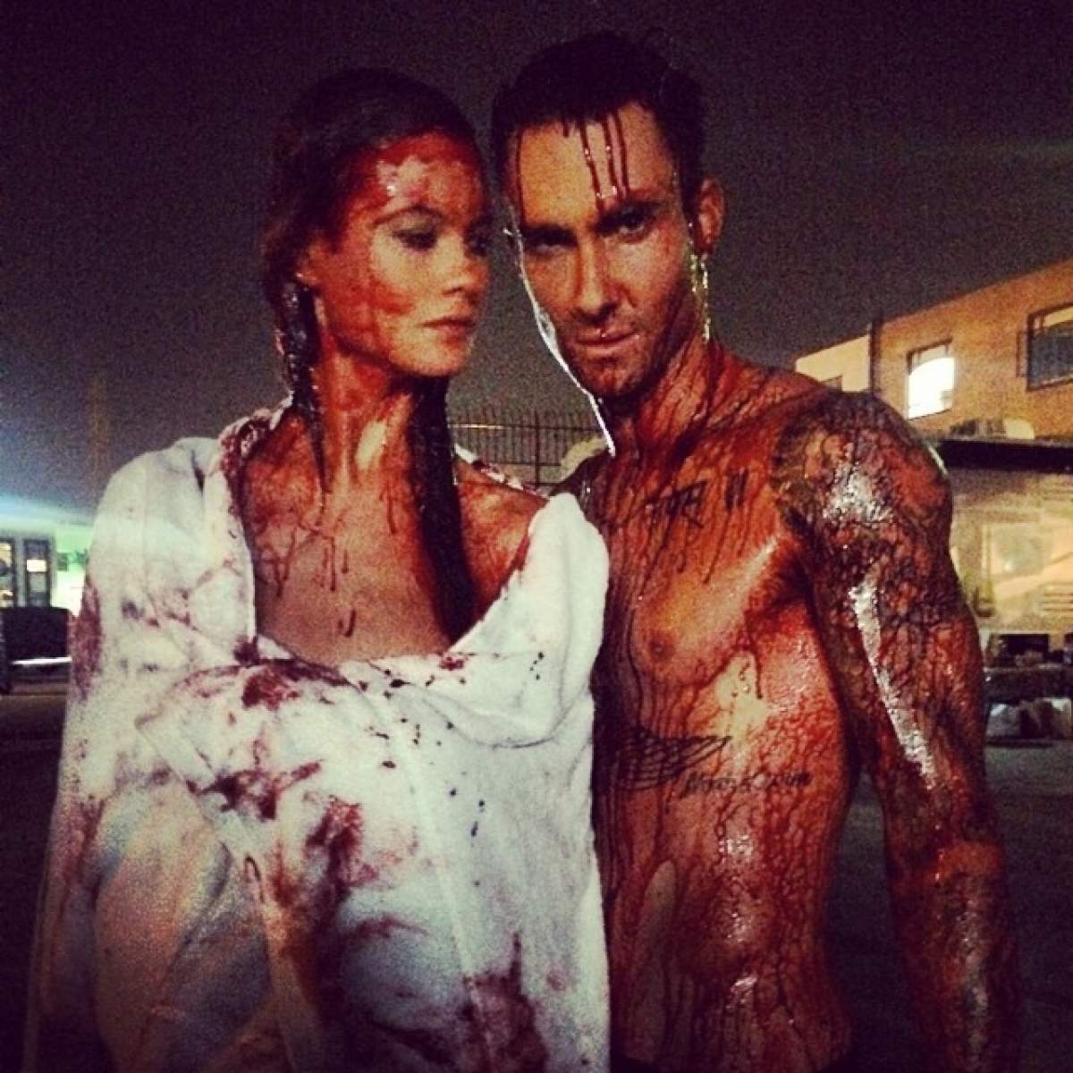 VIDEO / Scene explicite de sex în cel mai nou videoclip de la "Maroon 5"? Adam Levine şi proaspăta soţie şi-au dat frâu liber fanteziilor