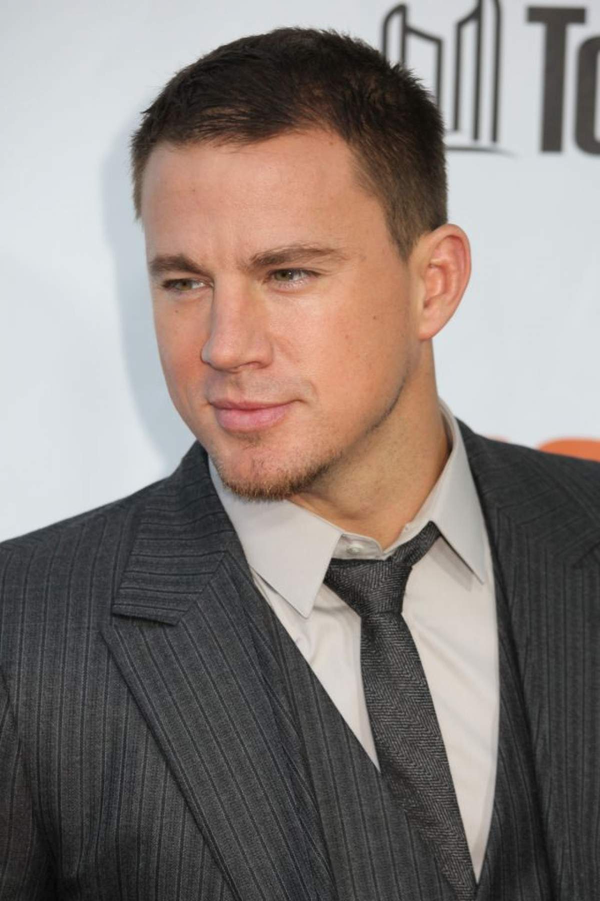 FOTO / Channing Tatum, unul din cei mai SEXY actori în viaţă, a dat-o-n mintea copiilor