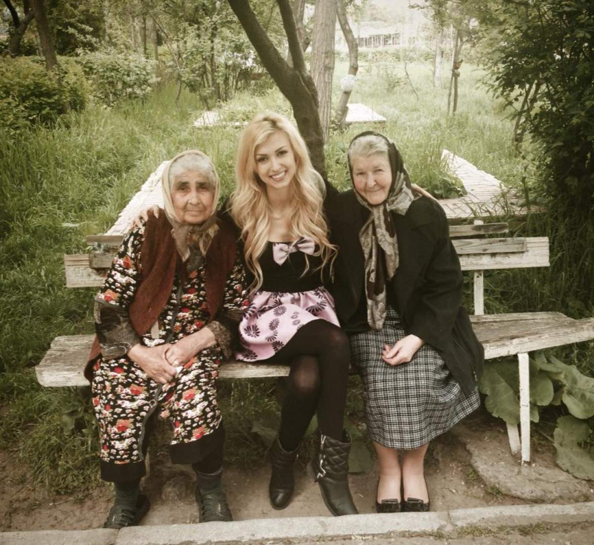 Imagini cutremurătoare cu Andreea Bălan şi bunica acesteia care e pe moarte: "Cum să mă împac cu gândul că..."