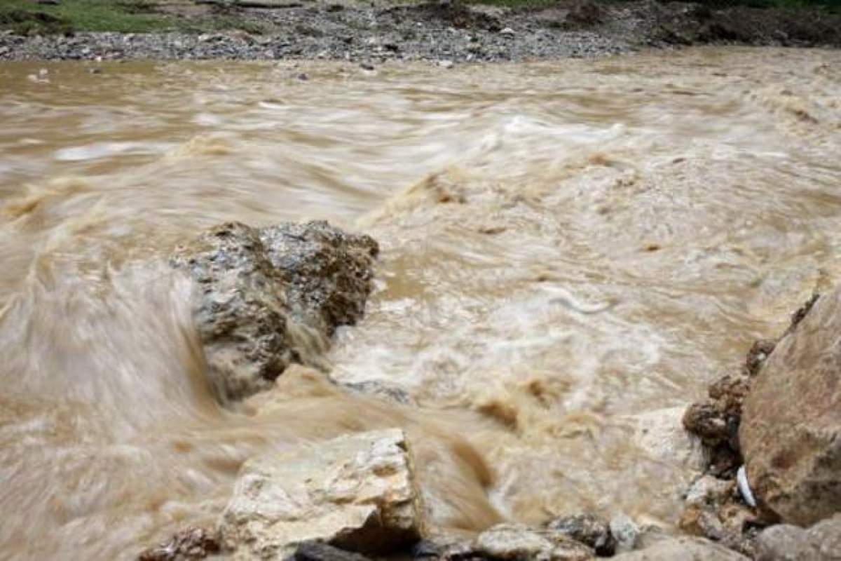 Cod galben de inundaţii! Hidrologii îi avertizează pe locuitorii din judeţul Hunedoara
