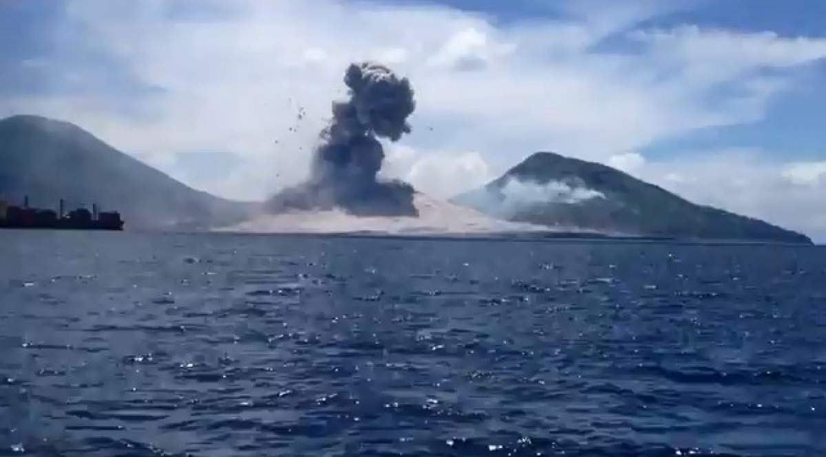 VIDEO SPECTACULOS /  Erupția unui vulcan, filmată pas cu pas! Aşa ceva nu vezi în fiecare zi!