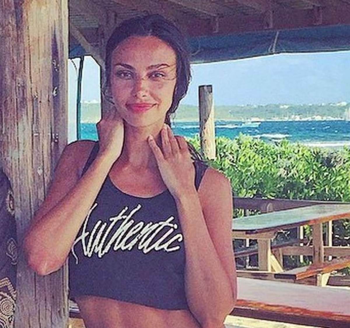 Se poate mai sexy de atât? Mădălina Ghenea a purtat cel mai minuscul bikini!