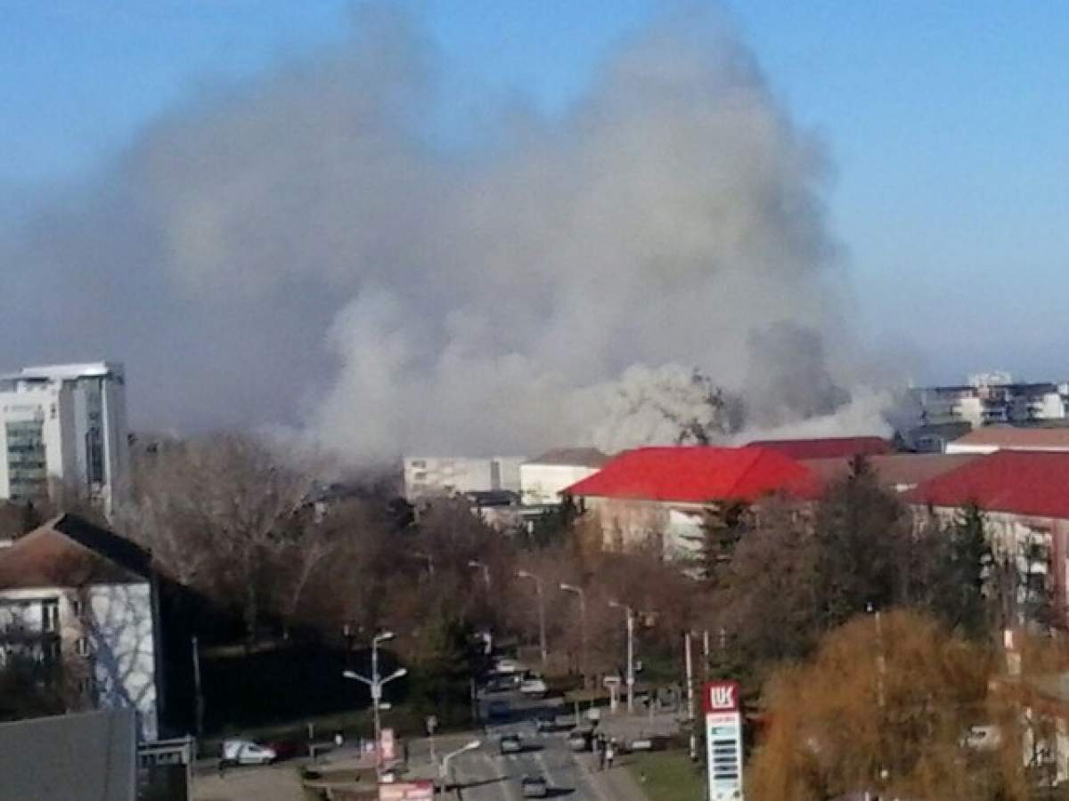 VIDEO / Incendiu devastator într-un complex studenţesc din Timişoara