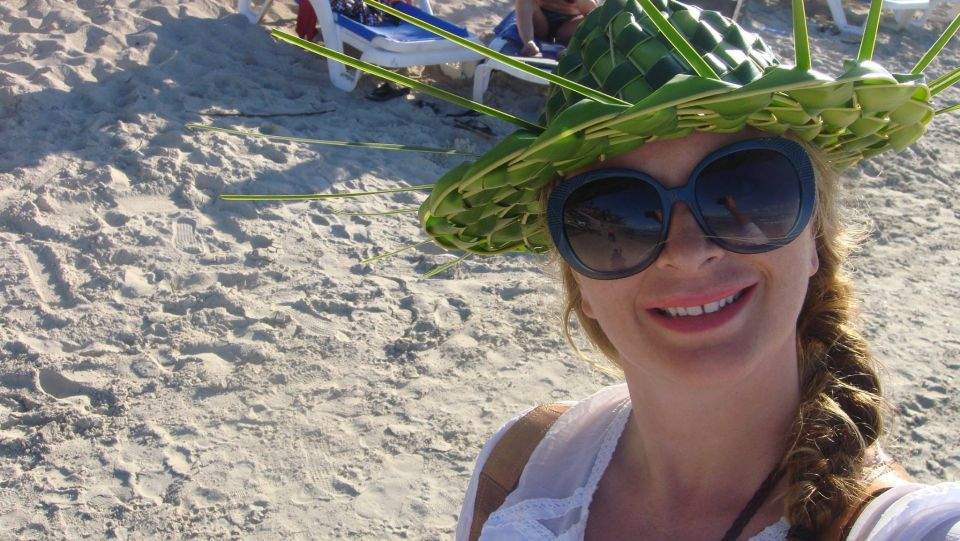 Delia Antal şi-a făcut de cap în Cuba! Vezi cum arată actriţa în costum de baie!