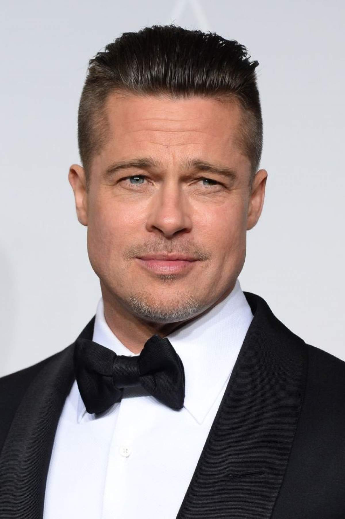 VIDEO / Nu te aşteptai la asta! Ştiai cât de bine seamănă Brad Pitt cu fratele lui?