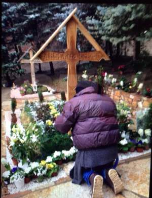 Minune la mormântul lui Arsenie Boca! E incredibil ce a pățit Marian Dârță! Imaginile sunt COPLEȘITOARE! S-a VINDECAT?