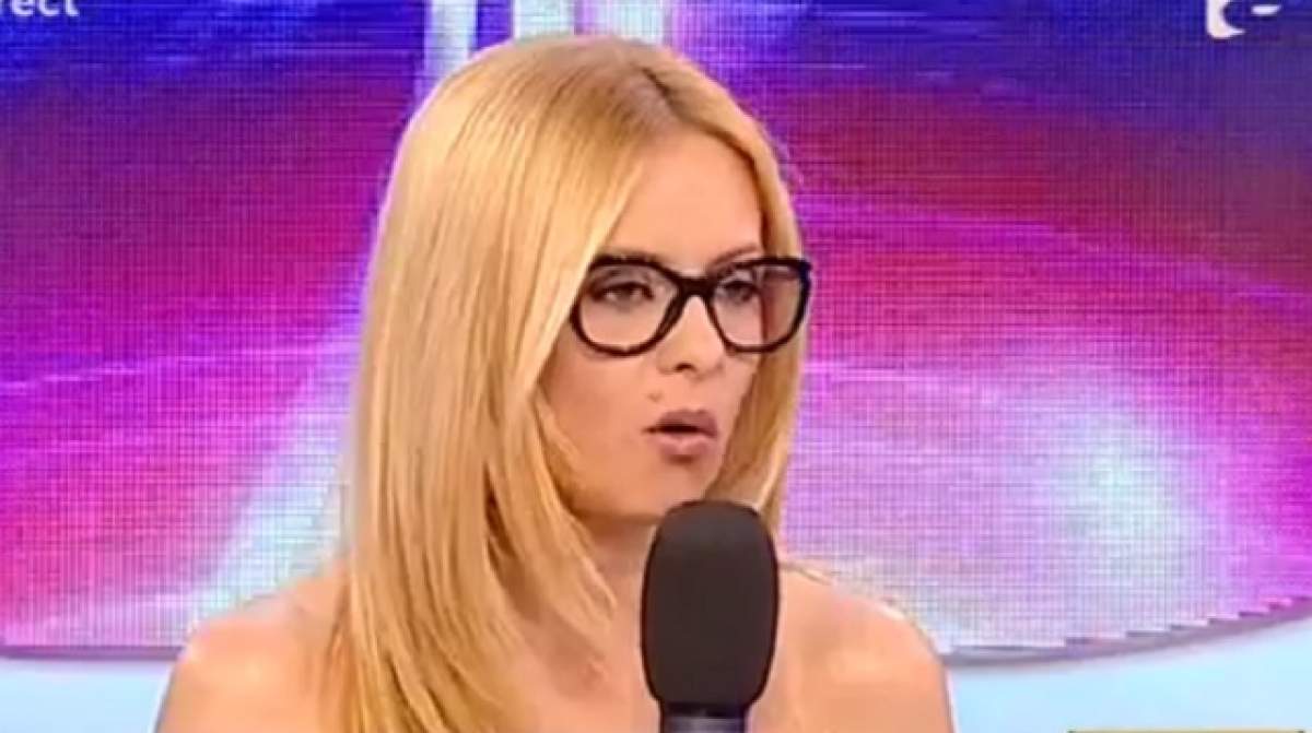 Simona Gherghe s-a pozat în culise, înainte de a începe "Acces Direct"! Prietenii virtuali au fost încântaţi: "Frumoasă foc!"