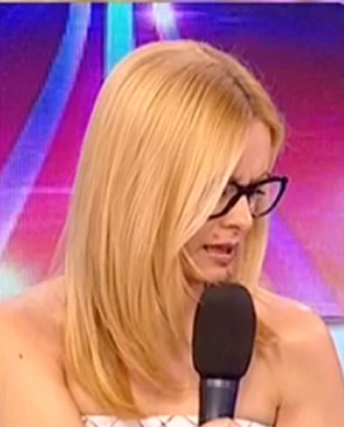 VIDEO / Simona Gherghe i-a bătut obrazul, în direct: "M-ai JIGNIT pe mine şi pe colegii mei!"