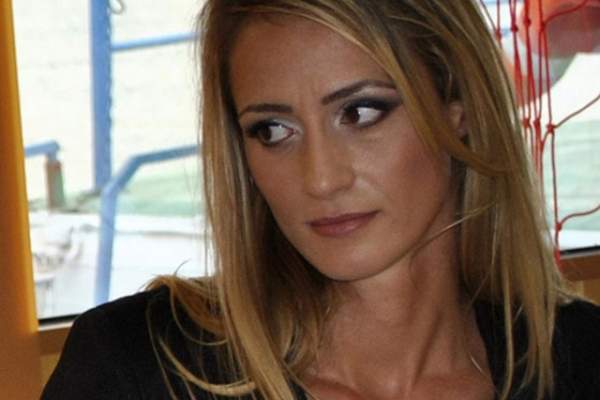 Camelia Potec, punct ochit, punct lovit! Trei personalităţi dintr-o lovitură. Ce a putut face în Elveţia, campioana olimpică la nataţie este de invidiat!