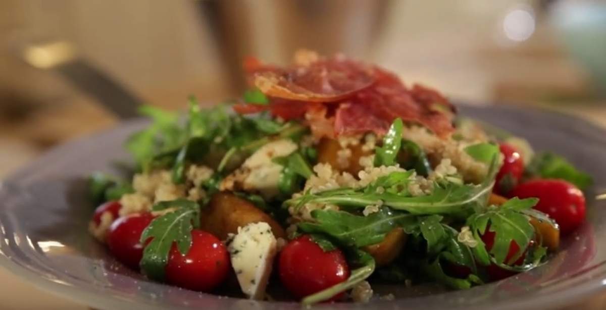 VIDEO / RETEŢA ZILEI - LUNI: Salată cu mere! Este gata rapid şi uşor, iar gustul este incredibil