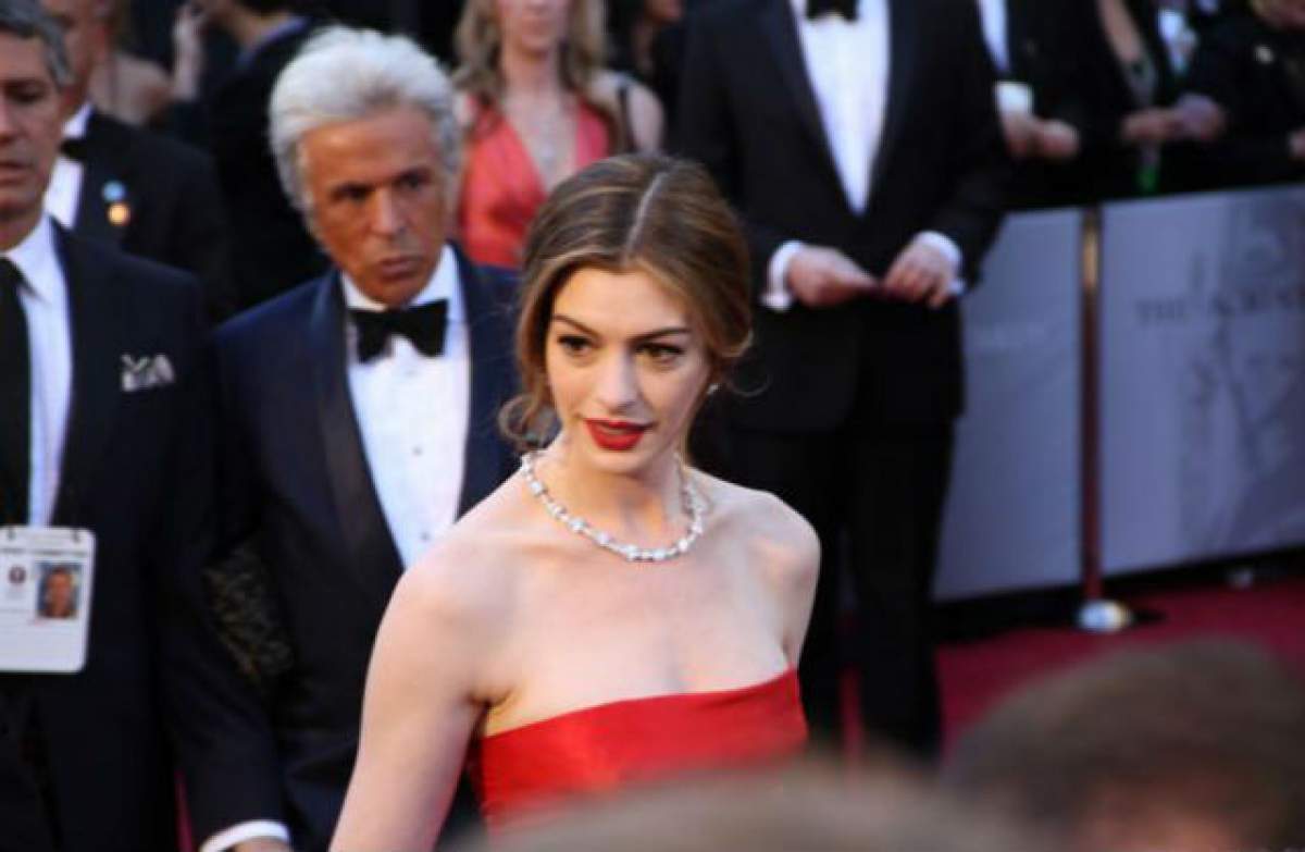 Actriţa Anne Hathaway este însărcinată cu primul său copil