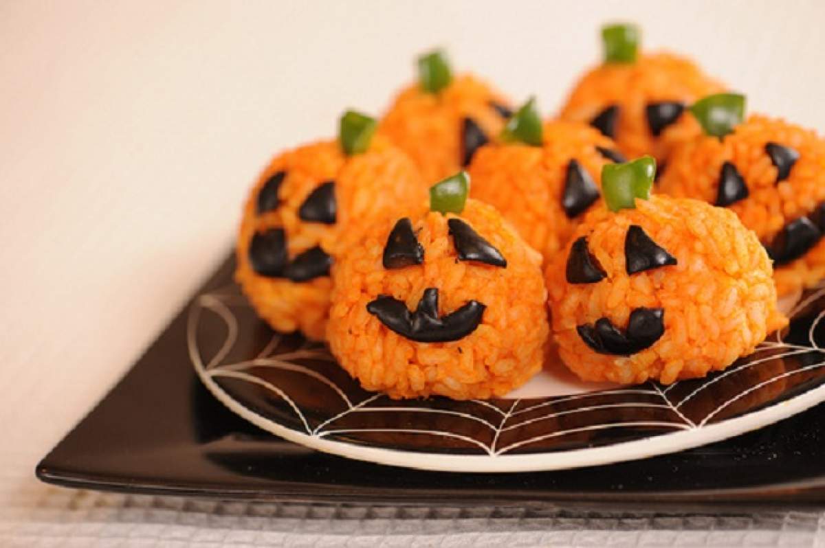 REŢETA ZILEI: MIERCURI - Biluţe de orez de Halloween! Cu ce să te delectezi de sărbătoarea morţilor vii