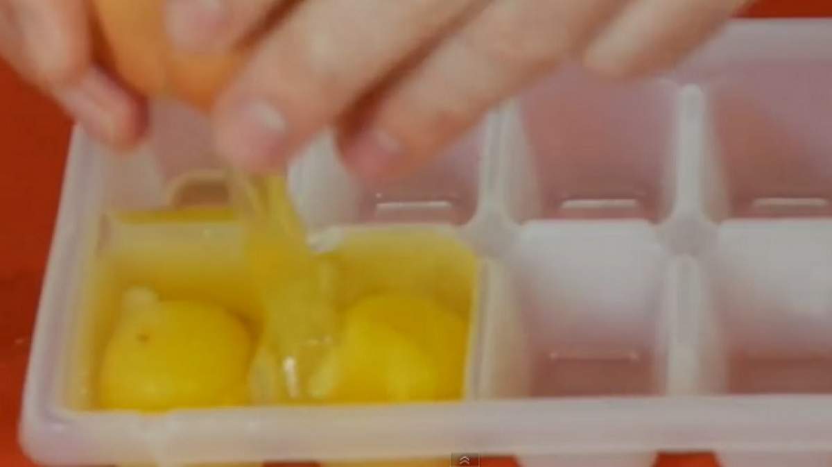 VIDEO / A pus ouăle în suportul pentru cuburi de gheaţă şi ce a urmat e uimitor. O să vrei să încerci şi tu!