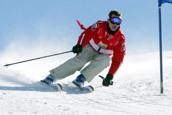 Informaţii oficiale de ultimă oră despre starea de sănătate a lui Michael Schumacher: "Ne rugăm în fiecare zi!"