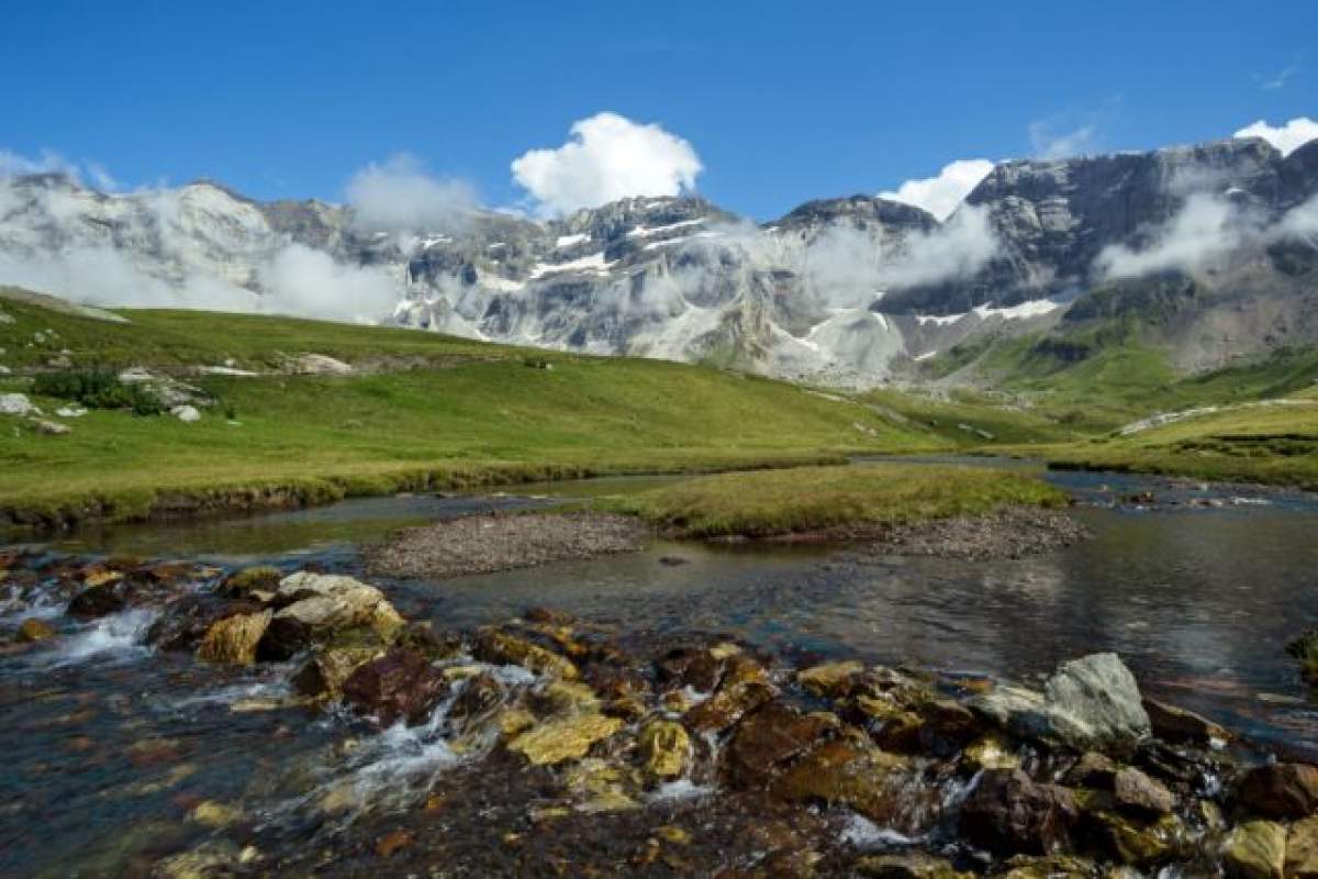 Aveţi planuri în weekend? Iată cum va fi vremea sâmbătă şi duminică!