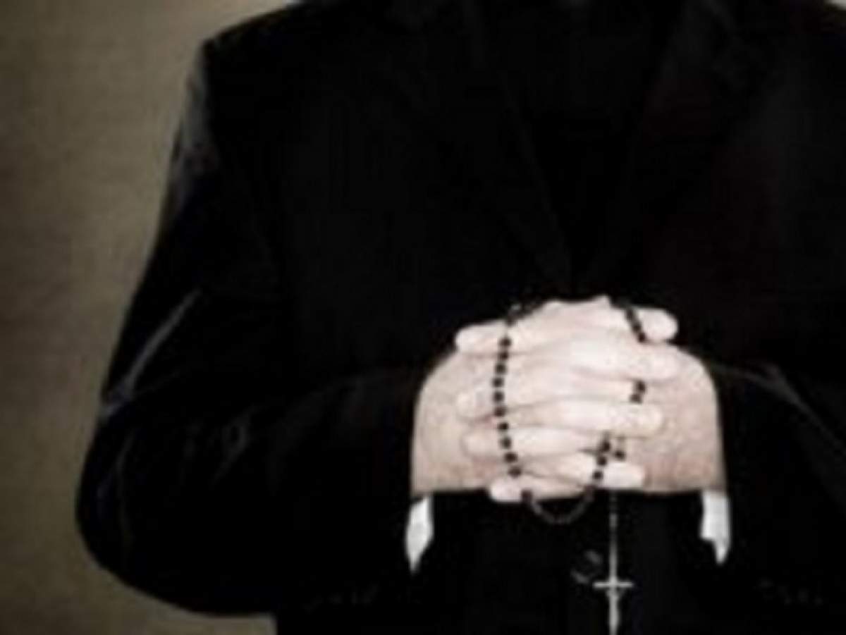Tragedie! Un preot de 42 de ani, din Turda, găsit mort pe marginea şanţului