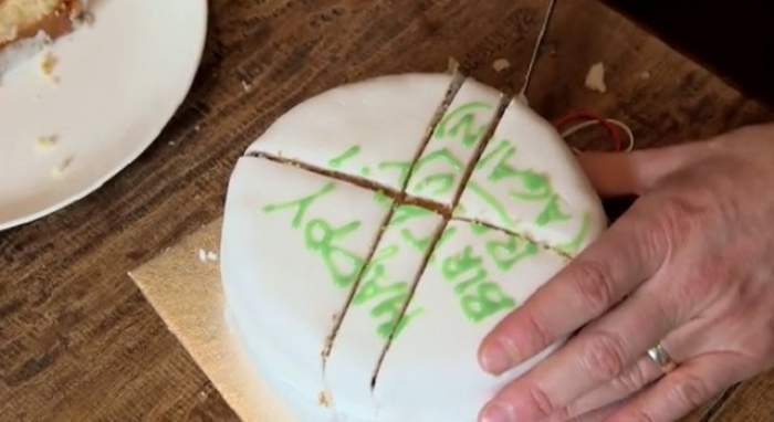 VIDEO / Cum se taie corect un tort rotund. Ai făcut-o greșit până acum!