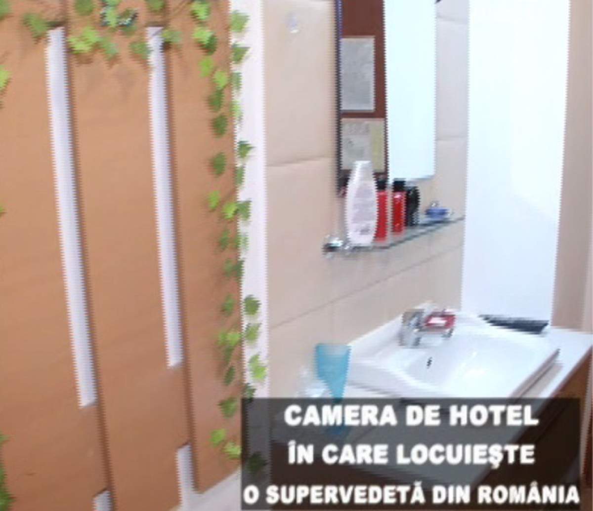 Mănâncă acolo unde doarme şi se spală! O supervedetă din România trăieşte într-o cameră de hotel