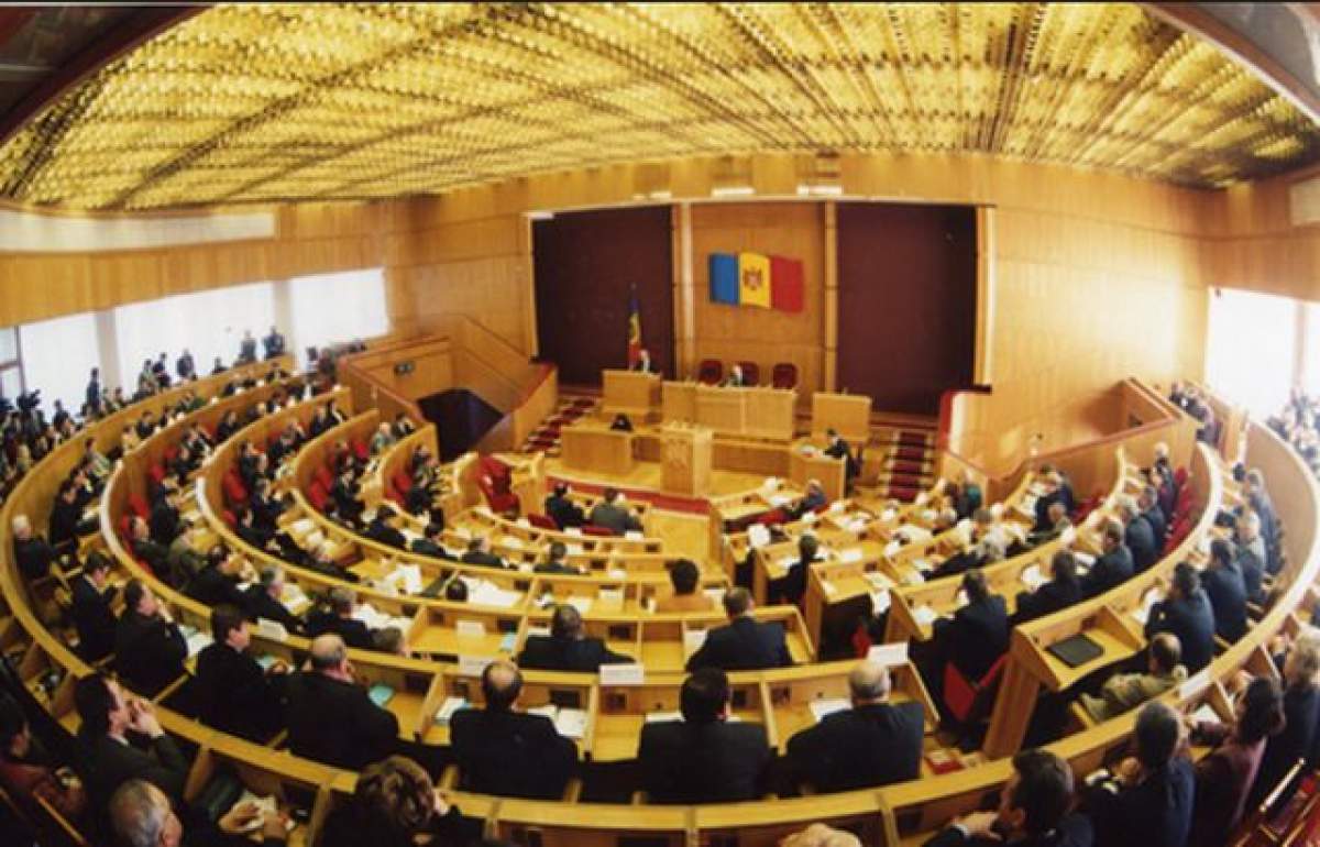 Ştire de ultimă oră! Premierul Valeriu Streleţ i-a înaintat demisia preşedintelui