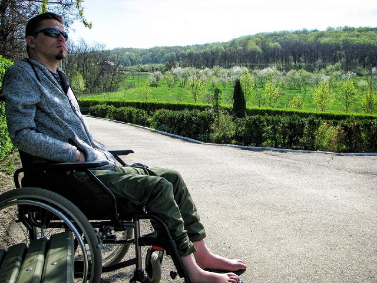 El face imposibilul posibil! Povestea emoţionantă a unui tânăr paralizat care oferă o lecţie de viaţă oricui!