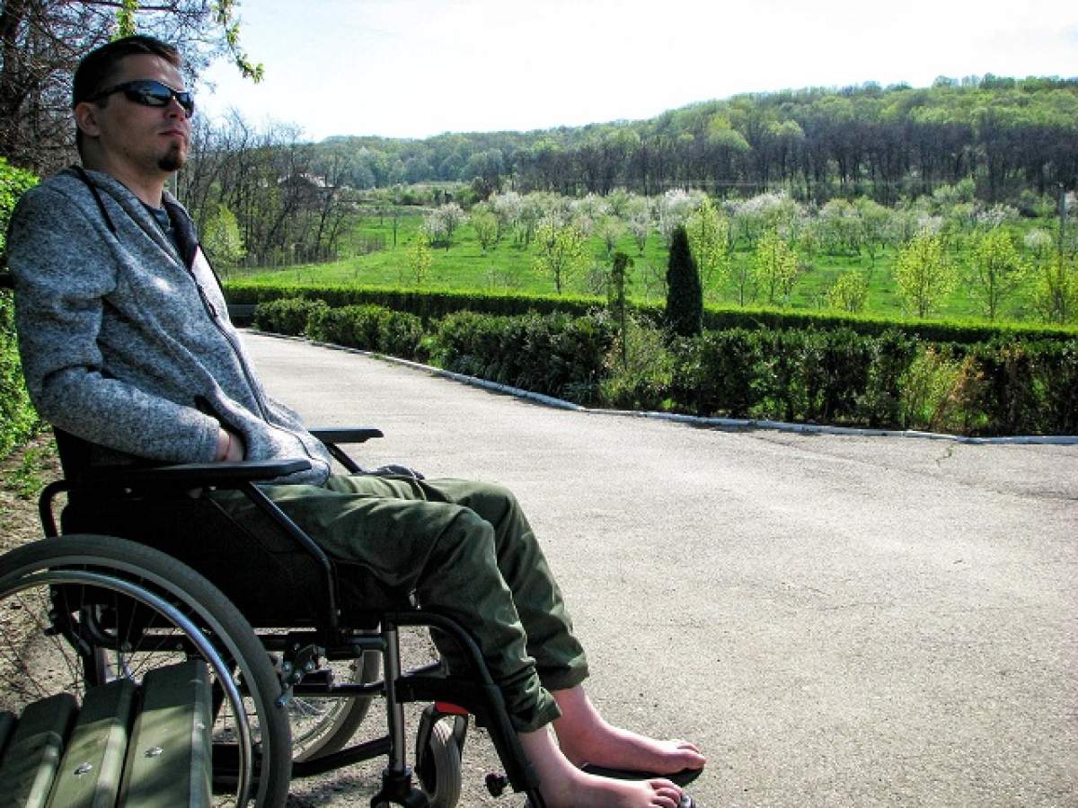 El face imposibilul posibil! Povestea emoţionantă a unui tânăr paralizat care oferă o lecţie de viaţă oricui!