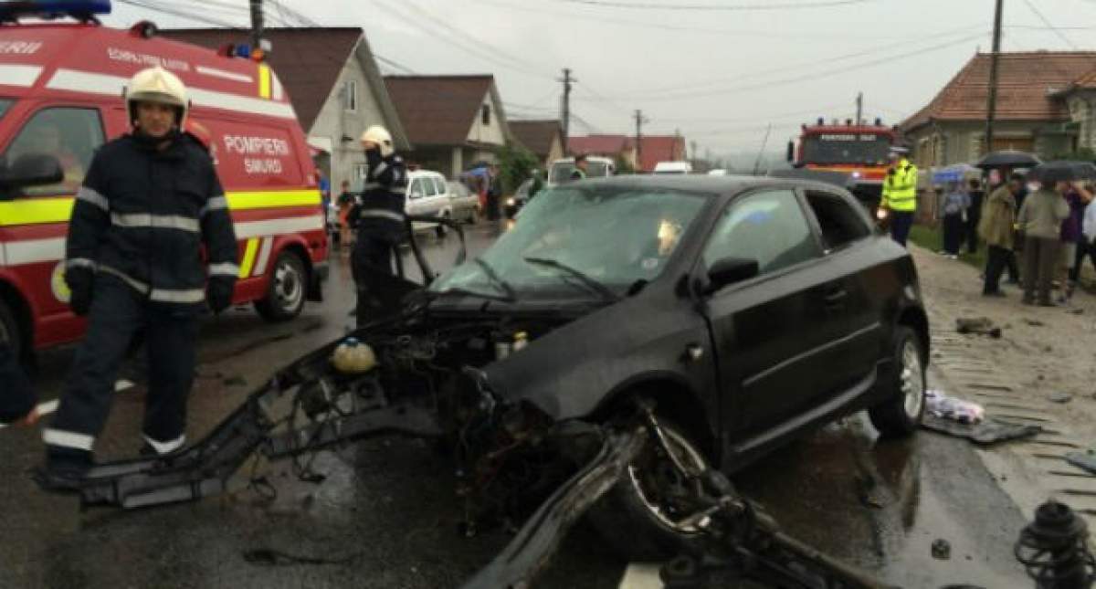 Accident CUMPLIT! Patru maşini s-au ciocnit, iar cinci persoane au fost ajuns la spital