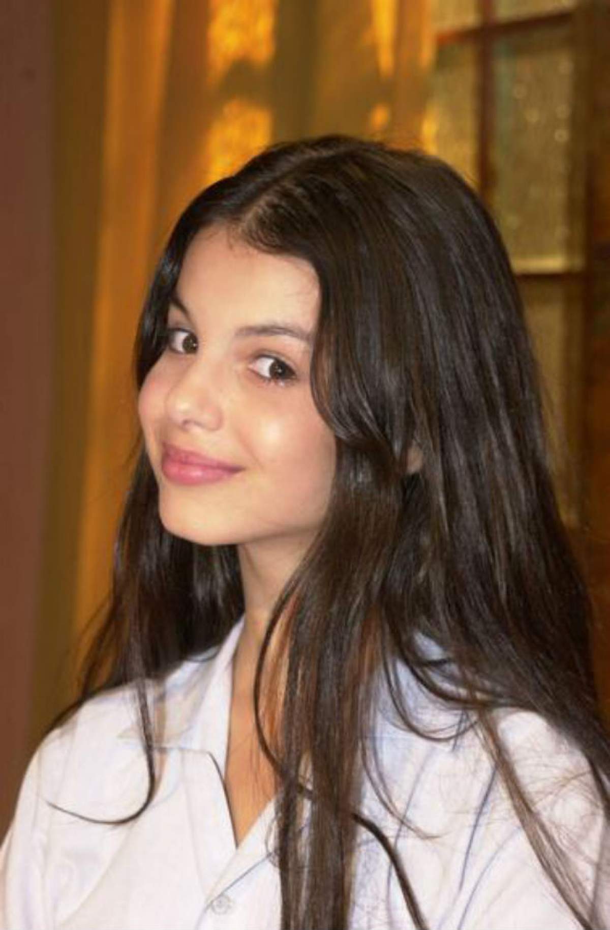 Samira, adolescenta reblă din telenovela "Clona", s-a transformat într-o femeie fermecătoare! Uite cum arată la 28 de ani