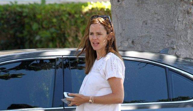 PRIMELE IMAGINI cu  Jennifer Garner după ce s-a zvonit că ar fi însărcinată cu al patrulea copil!