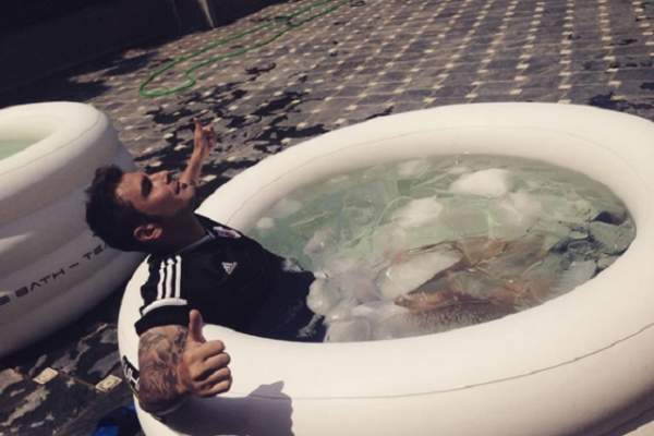 Viaţa de fotbalist la 36 de ani! Cum se pregăteşte Adrian Mutu pentru meciuri