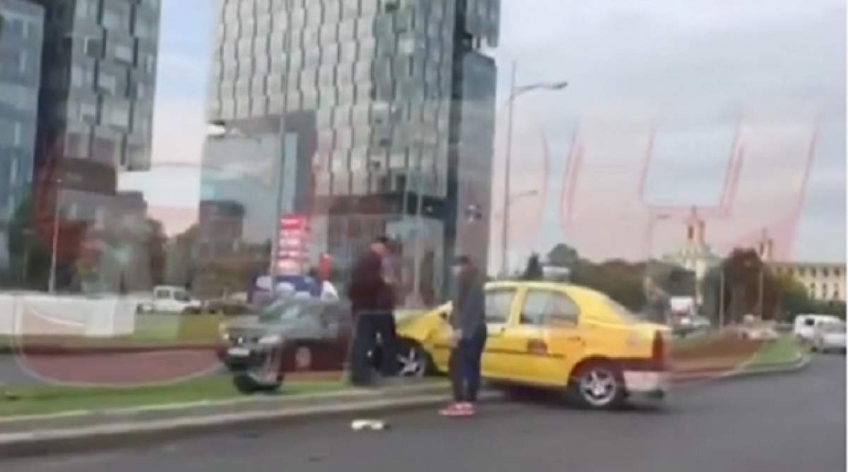 VIDEO / Accident la Piaţa Presei! Un taximetrist a pierdut controlul maşinii
