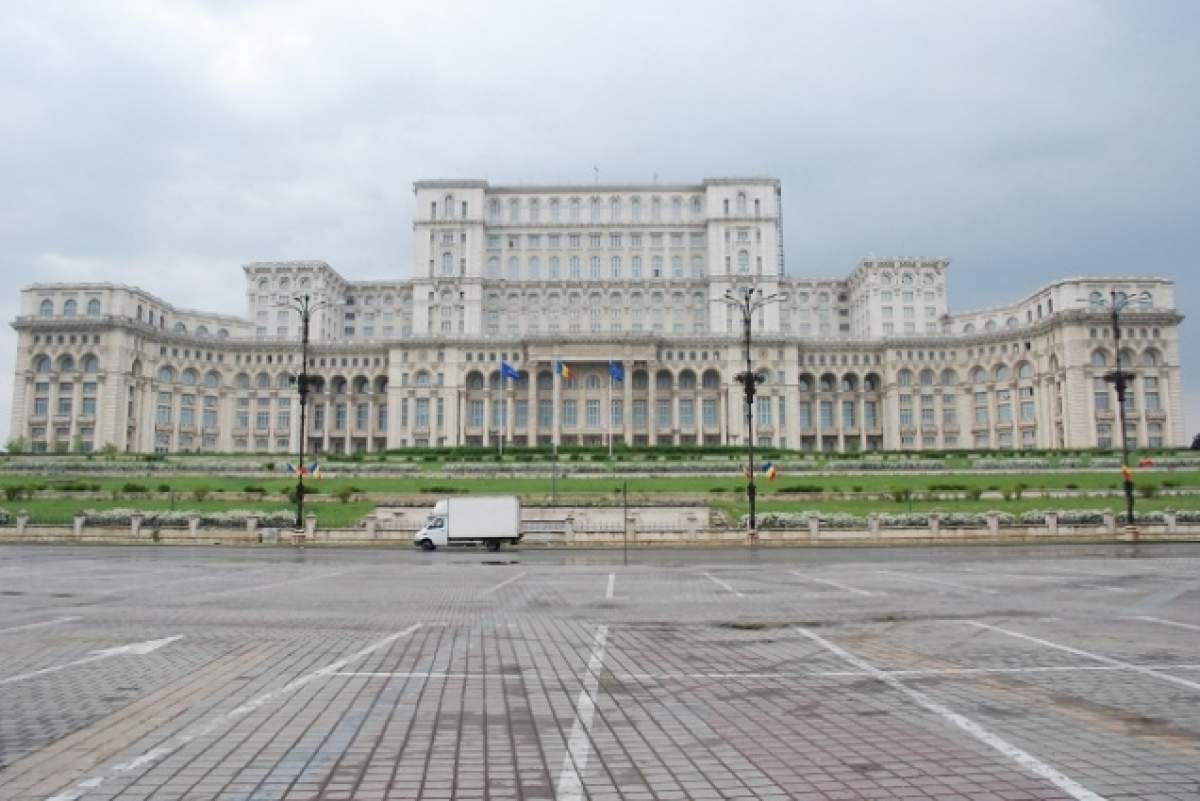 Război pe Casa Poporului! Nu ai să crezi ce se întâmplă cu palatul Ceauşeştilor!