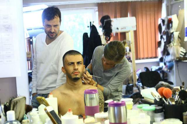 FOTO / Florin Ristei, schimbare de look! S-a tuns ca Alex Velea: "Mi-am tăiat părul singur, în baie"