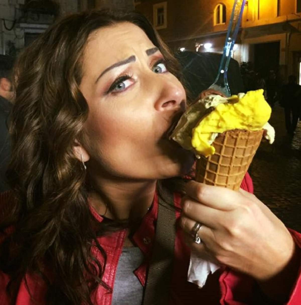 FOTO / Gabriela Cristea a uitat de dietă şi se înfruptă de zor! Cu ce-şi întreţine "silueta" în vacanţa petrecută în Italia
