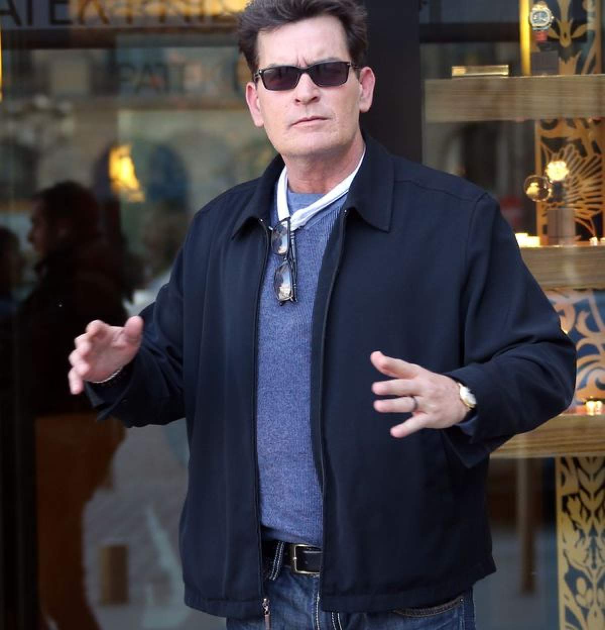 Charlie Sheen recunoaşte că are HIV: "Am aflat acum 4 ani"