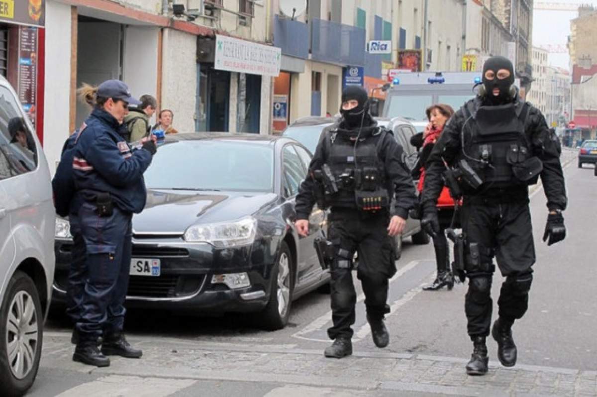 ÎNFIORĂTOR! Pe cine au găsit poliţiştii francezi în apartamentul în care au intervenit în forţă