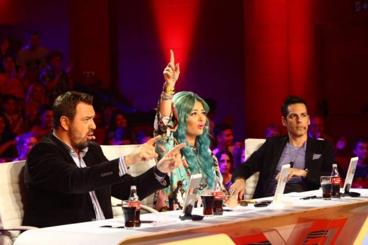 FOTO / Juraţii au rămas mască atunci când au văzut-o! Sosia Andei Adam urcă  pe scena "X Factor"!