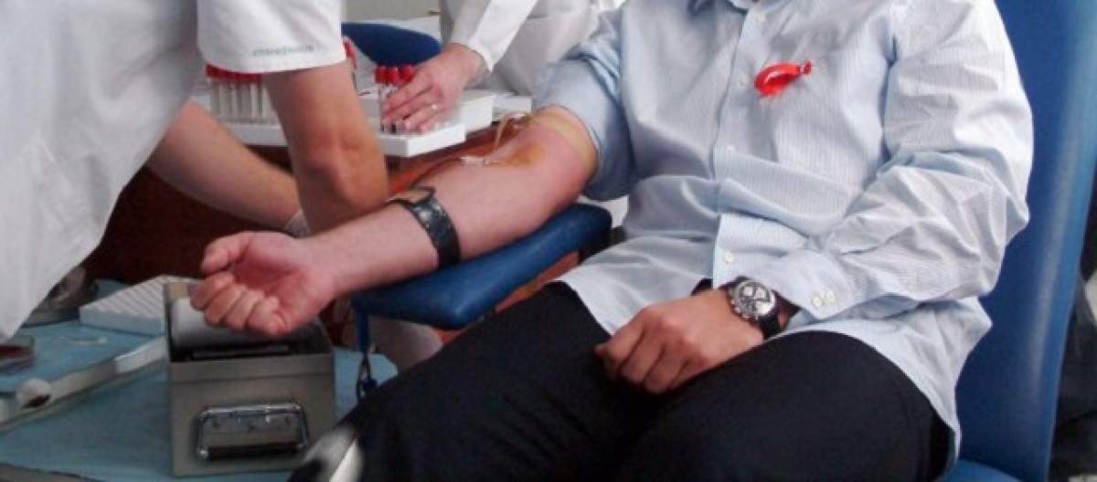 Situaţie revoltătoare! Au venit să doneze sânge pentru victimele din Club Colectiv şi Poliţia le-a blocat roţile de la maşini!