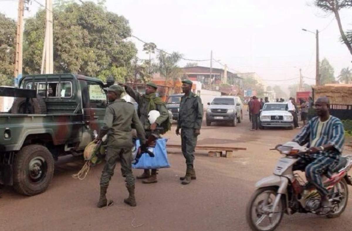 IMAGINILE TERORII! Primele fotografii apărute de la atacul terorist din Mali