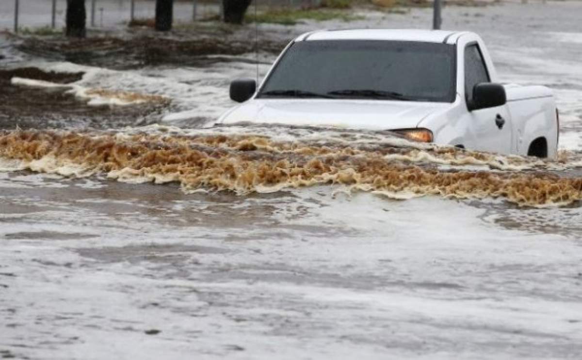 COD PORTOCALIU de inundaţii! Mai multe zone din ţară au fost acoperite cu apă